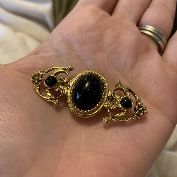 Vintage Victorian Revival Gold Tone Faux Jet Black Glass Bar Brooch Pin Ornate - Picture 2 of 7